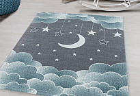 De beaux tapis pour les enfants de différents âges...
