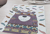 De beaux tapis pour les enfants de différents âges...