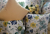 UNE INONDATION DE FLEURS SUR LES TISSUS DE LA COLLECTION TWISTER JARDINS