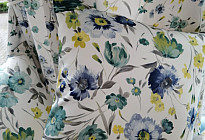UNE INONDATION DE FLEURS SUR LES TISSUS DE LA COLLECTION TWISTER JARDINS