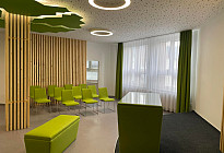 Rideaux et rideau dans la salle de cérémonie du village de Mořkov