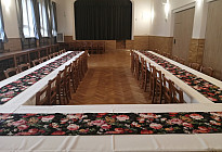 Nappes pour le centre culturel du village de Lešná