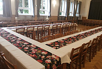 Nappes pour le centre culturel du village de Lešná