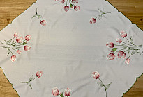 Nappes brodées aux motifs printaniers