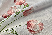 Nappes brodées aux motifs printaniers