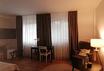 Draperies et rideaux dans les chambres de l&#39;Hôtel McLimon