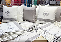 Couvertures et nappes brodées de style champêtre
