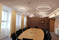 Rideaux dans la salle de réunion du bureau municipal de Kopřivnice