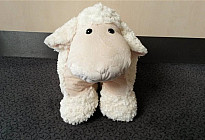 JOUET MOUTON sur un bouton