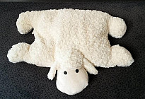 JOUET MOUTON sur un bouton
