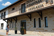 Maison d&#39;hôtes et restaurant DVÚR POD STARÝMA HORAMA - Boršice