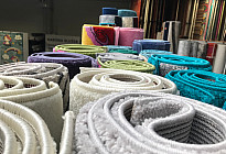 Un large choix de tapis de différentes tailles....