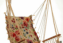 Chaises à bascule suspendues de la société tchèque Alebo en tissus de tapisserie