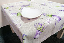 Nous attendons avec impatience le printemps. Nouvelles nappes et linge de lit avec des fleurs