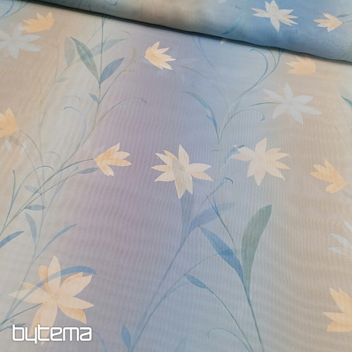 Rideau bleu clair avec des fleurs