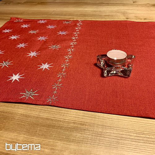 Nappe de Noël brodée rouge avec étoiles