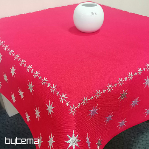 Nappe de Noël brodée rouge avec étoiles