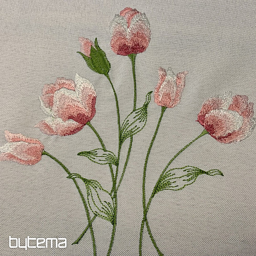 Nappe brodée et TULIPES ovales brodées