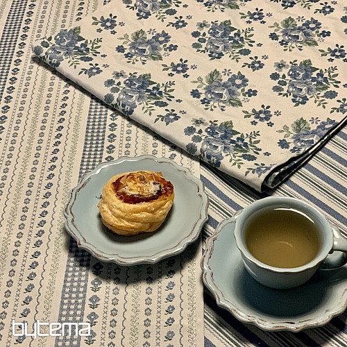 Nappe et châle TOSCANA VALERY fleur bleue