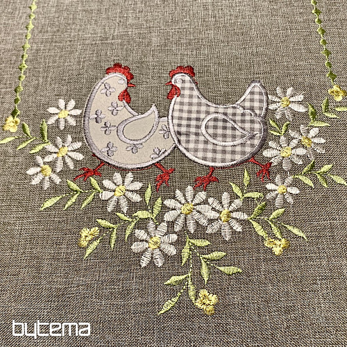 Nappe et écharpe de Pâques brodées POULE ET FLEURS gris