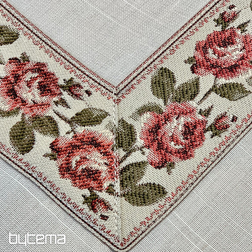 Nappe et châle brodés ROSES