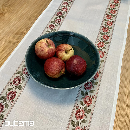 Nappe et châle brodés ROSES