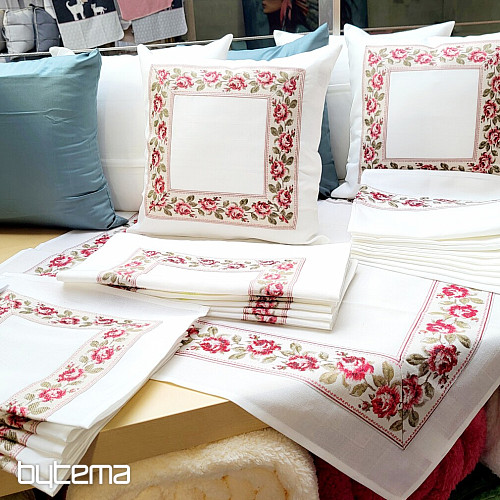 Housse de coussin brodée ROSES