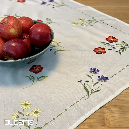 Nappe brodée FLEURS SUR UN CARRÉ