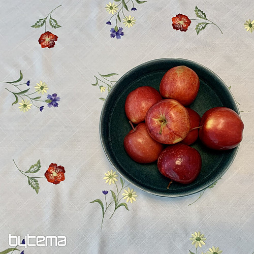 Nappe brodée FLEURS SUR UN CARRÉ