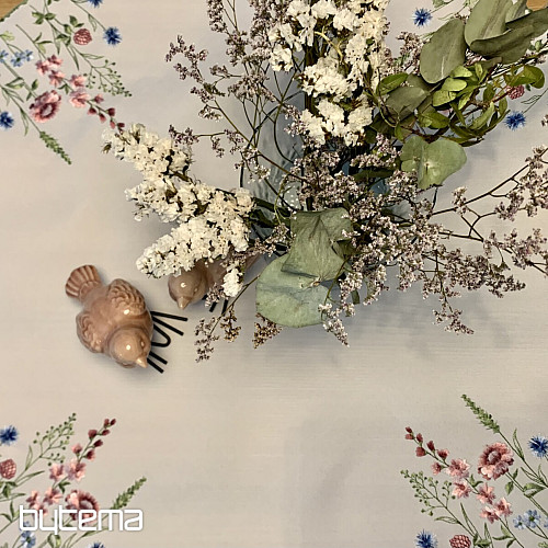 Nappe et châle brodés FLEURS DES PRÉS