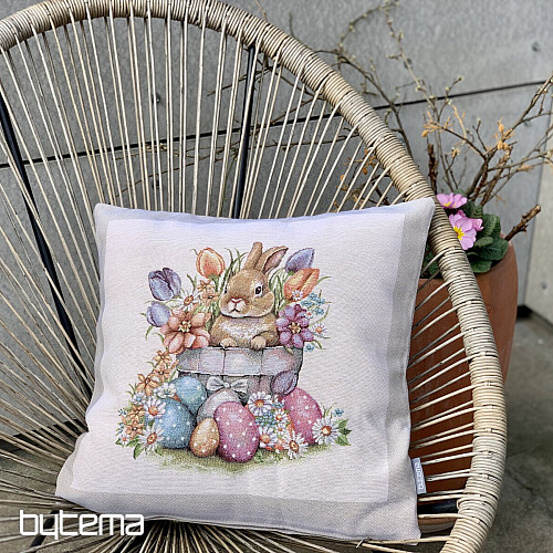 Housse de coussin tapisserie LIEVRE DANS UN POT DE FLEURS cadre beige