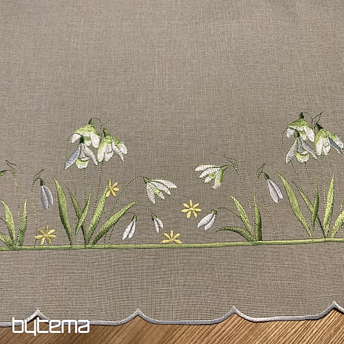 Nappe et écharpe brodées Blanche Neige