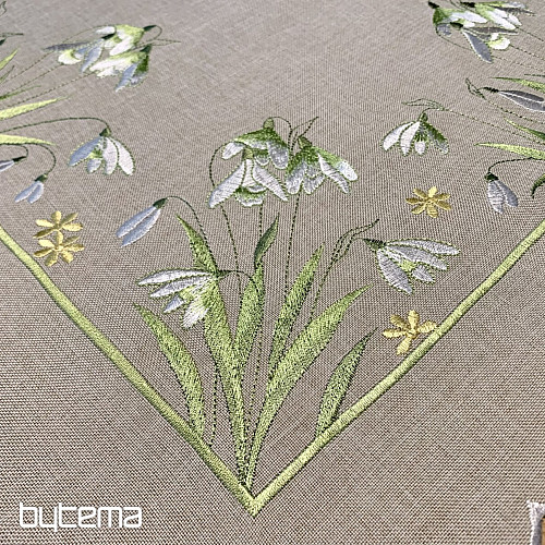 Nappe et écharpe brodées Blanche Neige