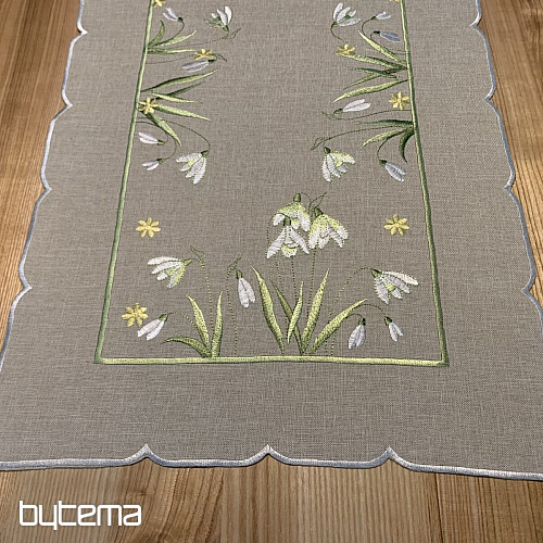 Nappe et écharpe brodées Blanche Neige