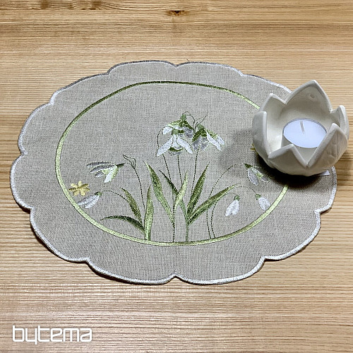 Nappe et écharpe brodées Blanche Neige