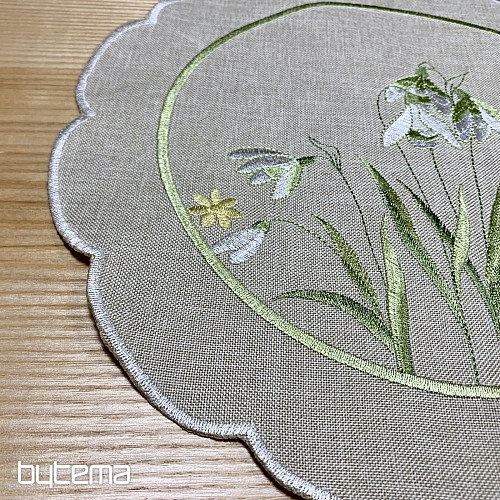 Nappe et écharpe brodées Blanche Neige