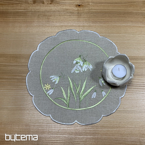 Nappe et écharpe brodées Blanche Neige