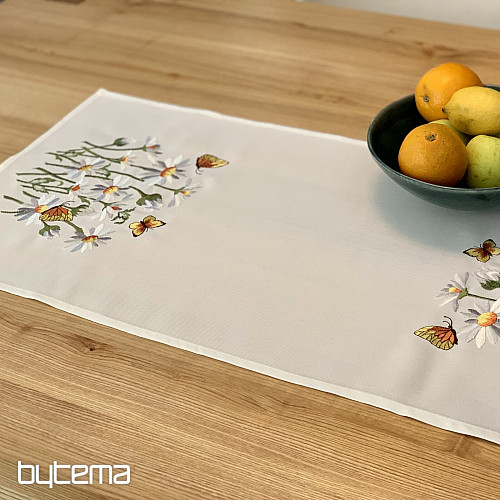 Nappe et foulard brodés MARGUERITES ET PAPILLONS