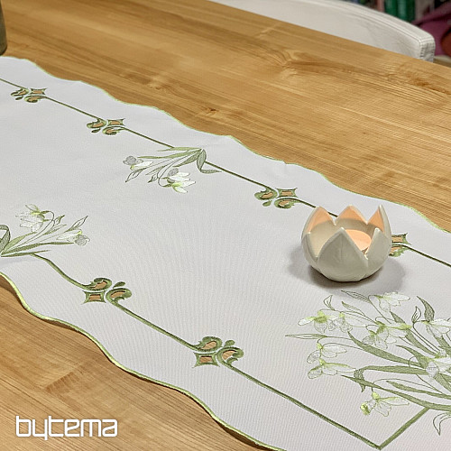 Nappe et écharpe brodées BLANCHE NEIGE