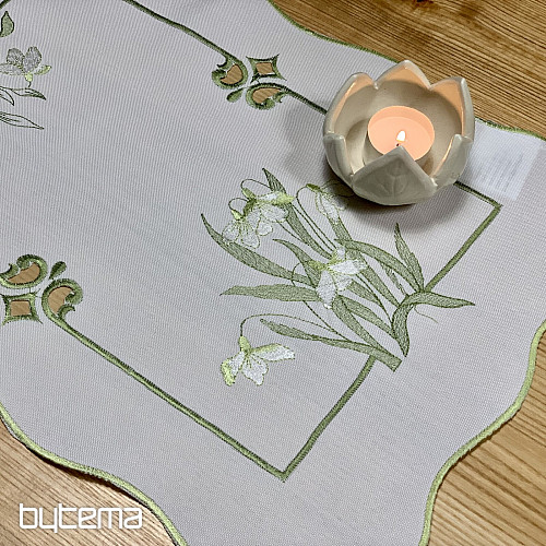 Nappe et écharpe brodées BLANCHE NEIGE