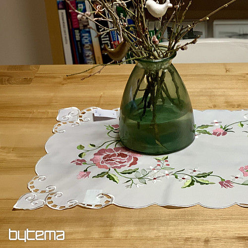 Nappe et foulard brodés ROSE