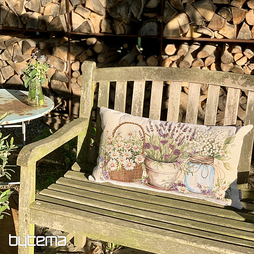 Coussin tapisserie LA BEAUTÉ DANS LE PANIER