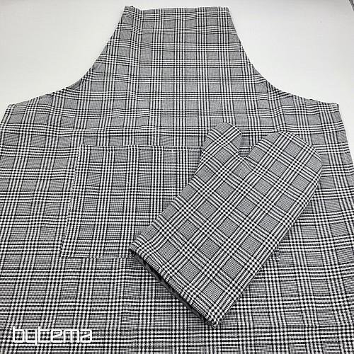 TABLIER AVEC GANT à carreaux noirs et blancs