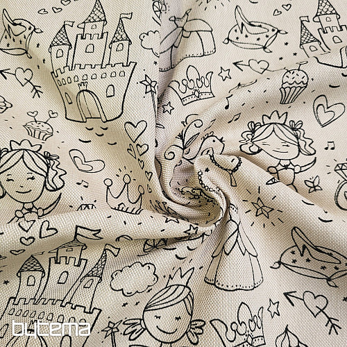 PRINCESSE peignant du tissu sur un fond uni