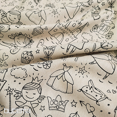 PRINCESSE peignant du tissu sur un fond uni