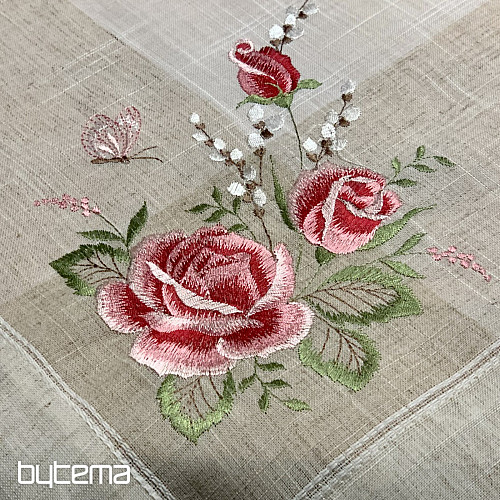 Nappe et foulard brodés de roses et de chatons