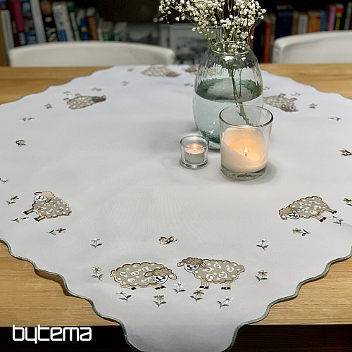 Nappe et foulard brodés AGNEAUX DE PÂQUES