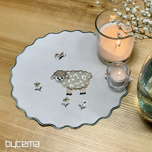 Nappe et foulard brodés AGNEAUX DE PÂQUES