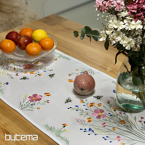 Nappe et foulard brodés Prairie et abeilles