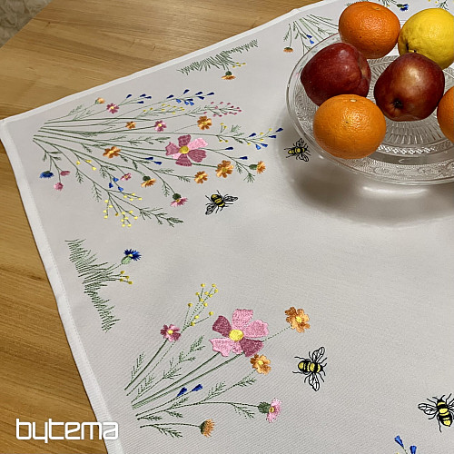 Nappe et foulard brodés Prairie et abeilles